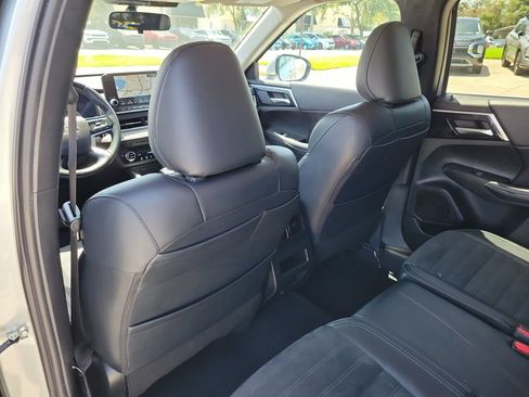 Used 2024 Mitsubishi Outlander SE FWD image 8