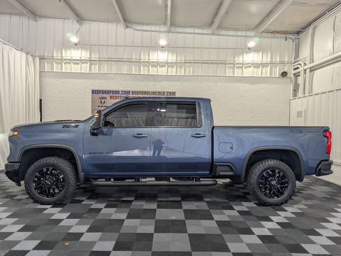 Used 2025 Chevrolet Silverado 2500 LTZ w/ Trail Boss Package AWD/4WD image 2