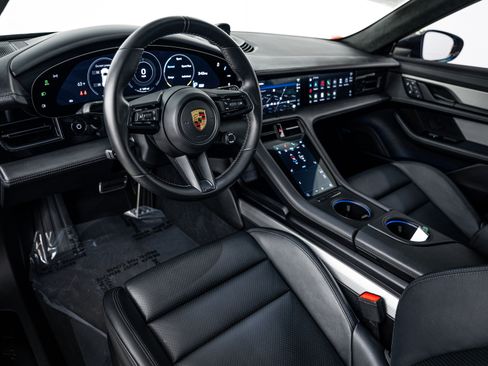 Certified 2024 Porsche Taycan GTS image 4