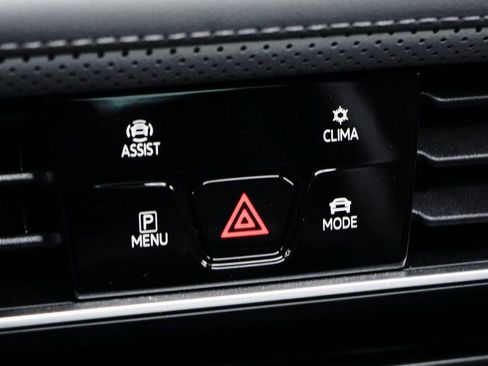 Used 2025 Volkswagen Atlas Peak Edition SE AWD/4WD image 35