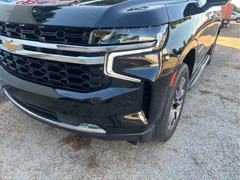 Used 2023 Chevrolet Suburban LS w/ Driver Alert Package RWD image 9