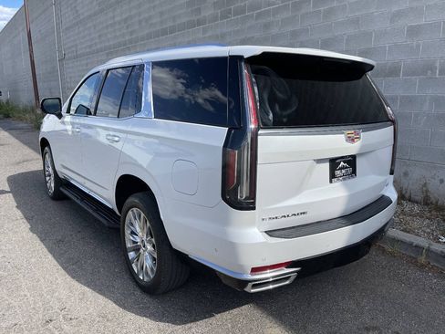 Used 2022 Cadillac Escalade Premium Luxury AWD/4WD image 5