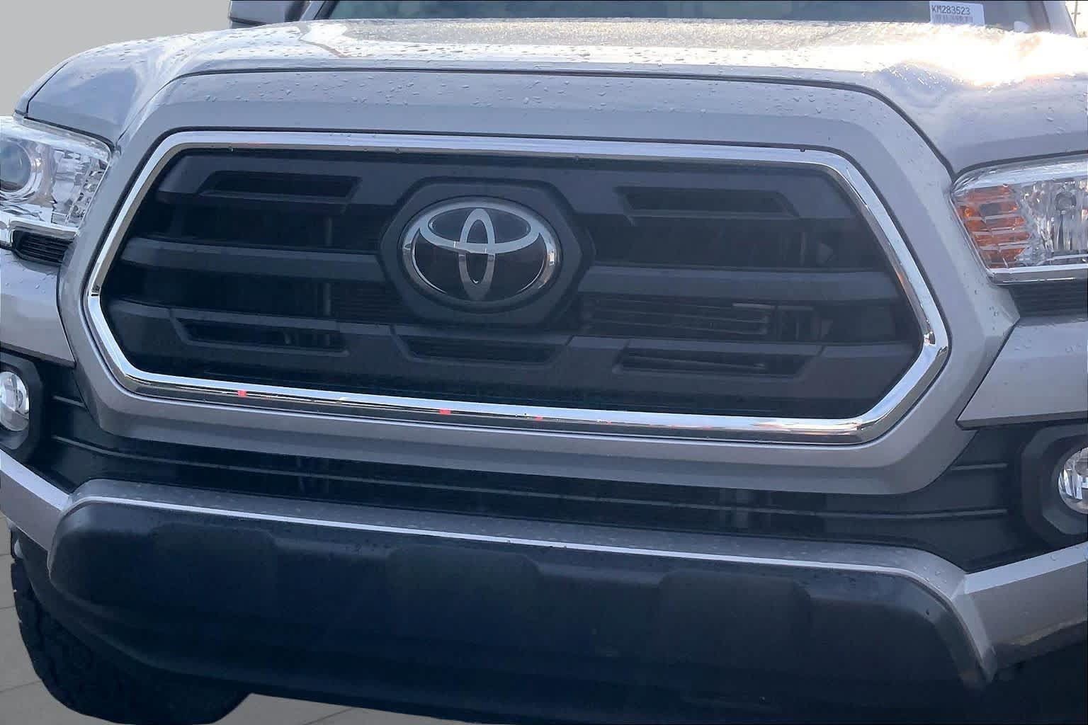Used 2019 Toyota Tacoma SR5 AWD/4WD image 30