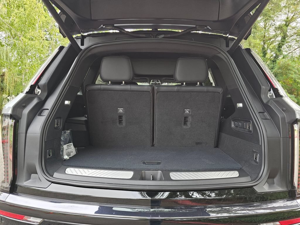 New 2027 Cadillac Vistiq Luxury AWD/4WD image 17