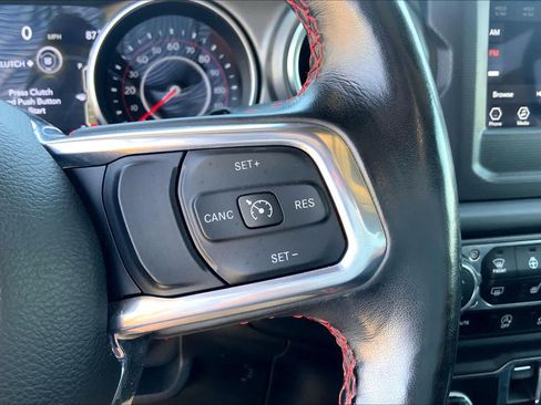 Used 2021 Jeep Wrangler Unlimited Rubicon w/ Cold Weather Group AWD/4WD image 25