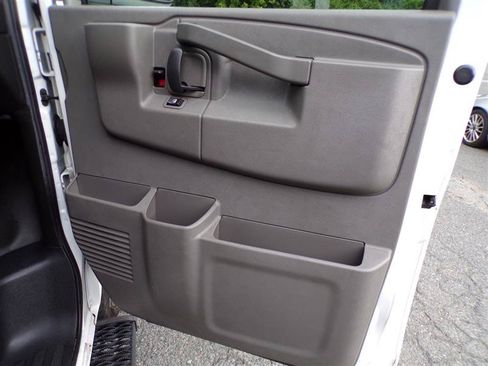 Used 2017 Chevrolet Express 3500 LS RWD image 20