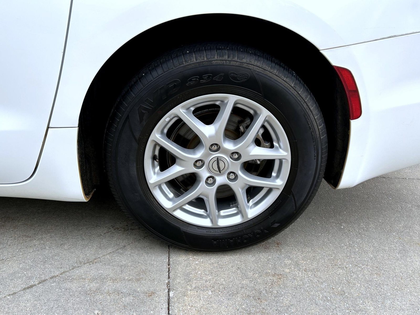 Used 2022 Chrysler Pacifica Touring-L FWD image 22