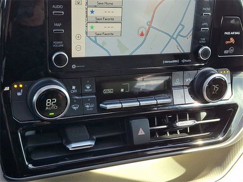 Used 2022 Toyota Highlander XLE image 20