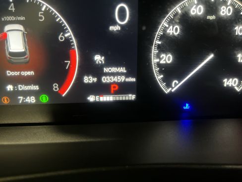 Used 2025 Honda Pilot Touring image 25