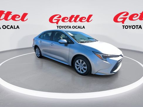 Used 2023 Toyota Corolla XLE image 2