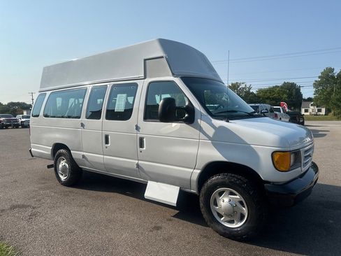 Used 2007 Ford E-250 and Econoline 250 Extended image 4