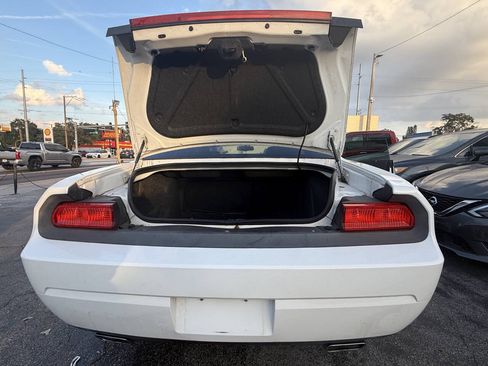 Used 2013 Dodge Challenger SXT RWD image 7
