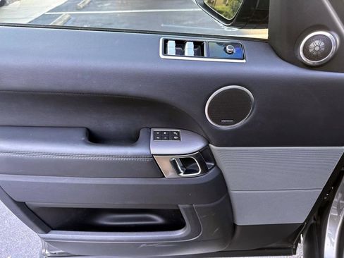 Used 2018 Land Rover Range Rover Sport HSE image 7