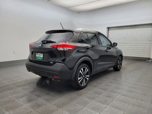 Used 2018 Nissan Kicks SV image 9