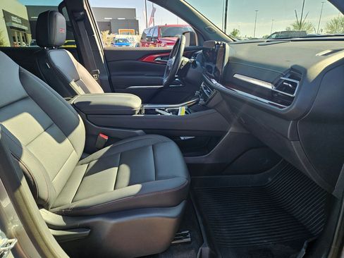 Certified 2024 Chevrolet Traverse Z71 w/ Enhanced Driving Package AWD/4WD image 27