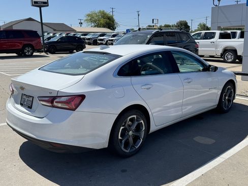 Used 2021 Chevrolet Malibu LT FWD image 5