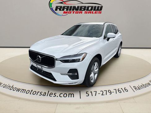 Used 2022 Volvo XC60 B5 Momentum image 1