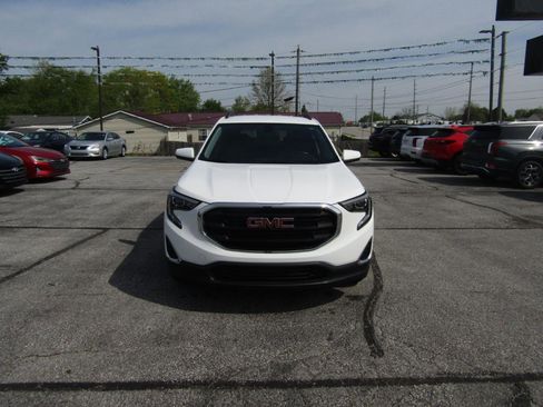 Used 2019 GMC Terrain SLE w/ Driver Convenience Package FWD image 2