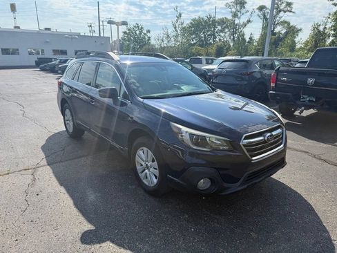 Used 2018 Subaru Outback 2.5i Premium AWD/4WD image 4