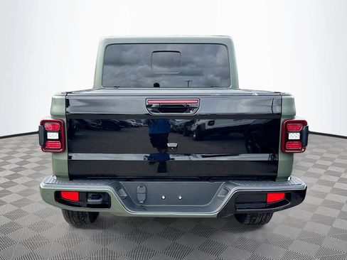 Used 2021 Jeep Gladiator Overland AWD/4WD image 7