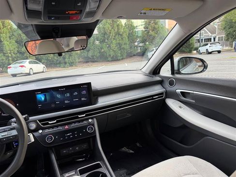 Used 2025 Hyundai Sonata SEL FWD image 29