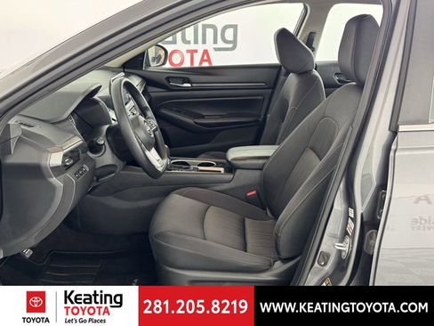 Used 2024 Nissan Altima 2.5 SV image 14