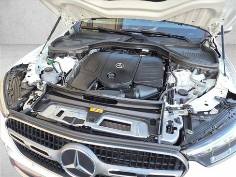 Used 2025 Mercedes-Benz GLC 350e 4MATIC image 23