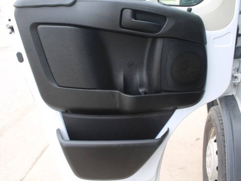 Used 2018 RAM ProMaster 2500 FWD image 9