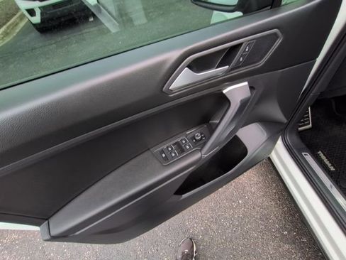 Used 2020 Volkswagen Tiguan SE R-Line image 15