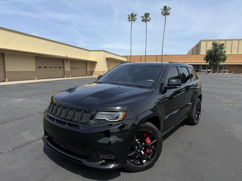 Used 2018 Jeep Grand Cherokee SRT AWD/4WD image 3