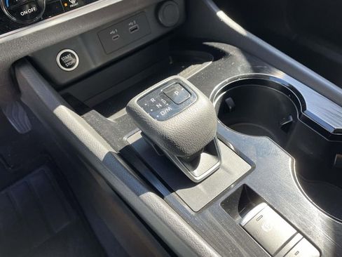 Used 2023 Nissan Rogue SV image 30