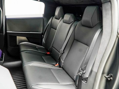 Used 2025 Tesla Cybertruck AWD Crew Cab image 45