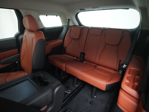 Used 2024 Kia Carnival SX FWD image 18