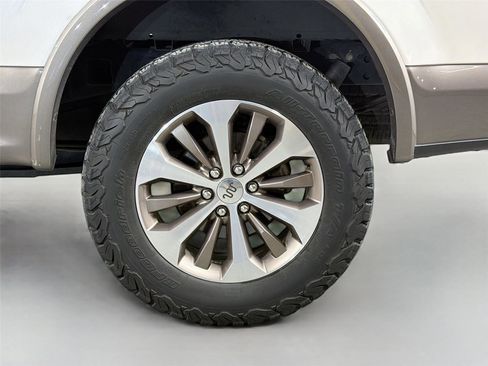 Used 2018 Ford F150 King Ranch w/ Equipment Group 601A Luxury AWD/4WD image 30