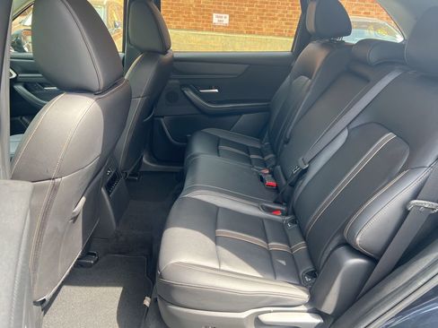 Used 2024 MAZDA CX-90 3.3 Turbo w/ Select Package image 18