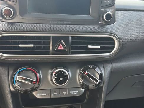 Used 2019 Hyundai Kona SEL image 27