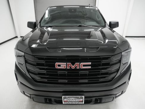 Used 2023 GMC Sierra 1500 Elevation RWD image 2