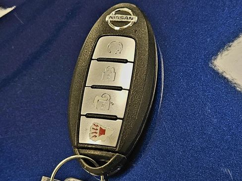 Used 2018 Nissan Kicks SR w/ Exterior Package image 36