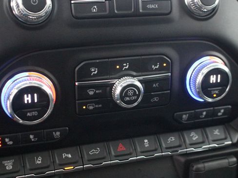 Used 2023 GMC Sierra 3500 Denali image 24