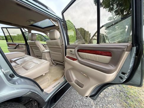 Used 2001 Lexus LX 470 4WD image 69