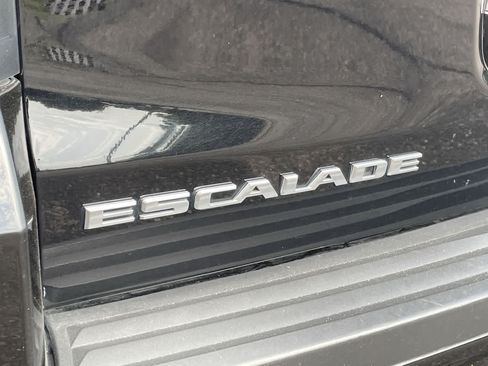 Used 2018 Cadillac Escalade ESV 4WD image 41