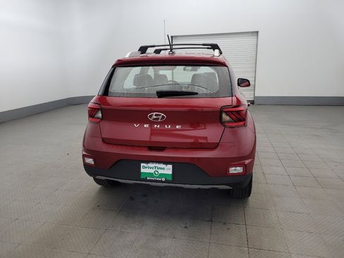 Used 2023 Hyundai Venue SEL FWD image 7