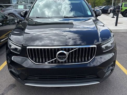 Used 2020 Volvo XC40 T4 Inscription FWD image 2