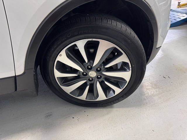 Used 2020 Buick Encore Essence AWD/4WD image 41