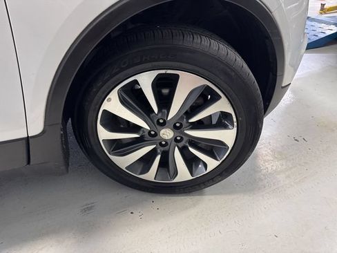 Used 2020 Buick Encore Essence AWD/4WD image 41