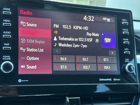 Used 2022 Toyota Camry XLE FWD image 19
