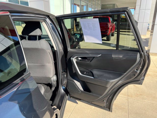 Used 2022 Toyota RAV4 LE AWD/4WD image 34