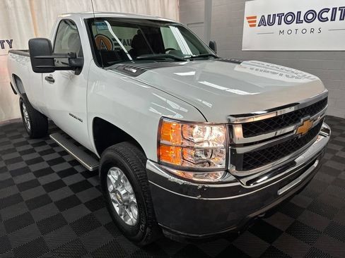 Used 2014 Chevrolet Silverado 2500 W/T RWD image 2