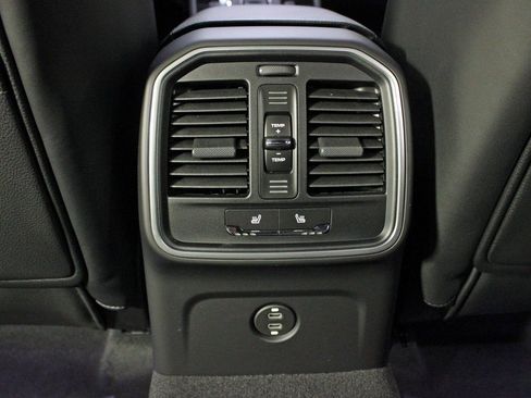 Certified 2026 Porsche Macan image 35