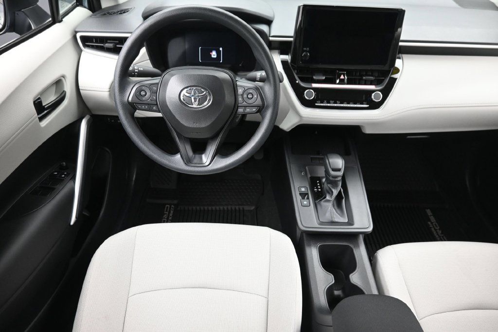 Used 2026 Toyota Corolla Cross L AWD/4WD image 14